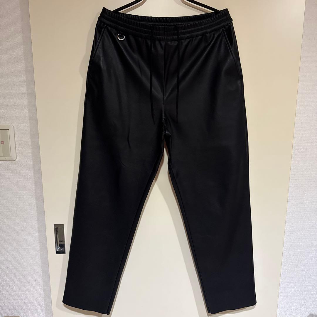 ◆SUSTAINABLE LEATHER イージーパンツ