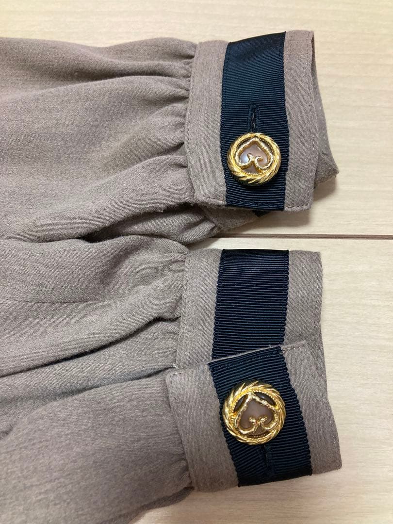 赤川英　パンツスーツ　ブラウン　リボンタイ　ウエストリボン　日本製