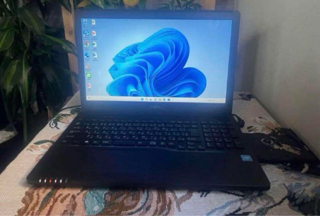 初心者✨ノートパソコン✨人気の富士通✨届いてすぐ使える✨Windows11