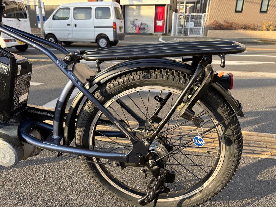 中古20㌅Panasonic電動アシスト自転車　8Ah 大阪　036番