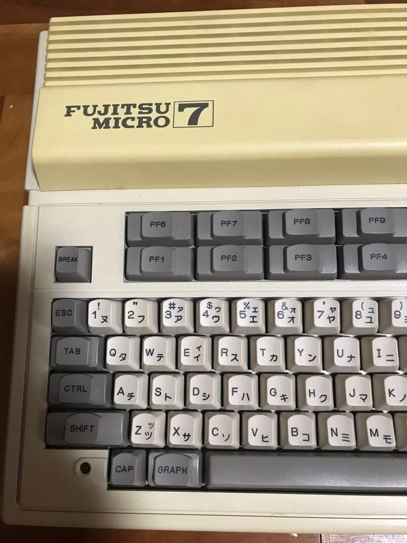 富士通FM7 FUJITSU MICRO 7 MB25010 レトロPC