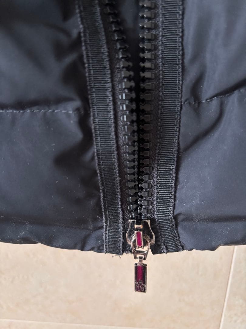 モンクレール ファスナー破損 黒ロングダウンコート MONCLER