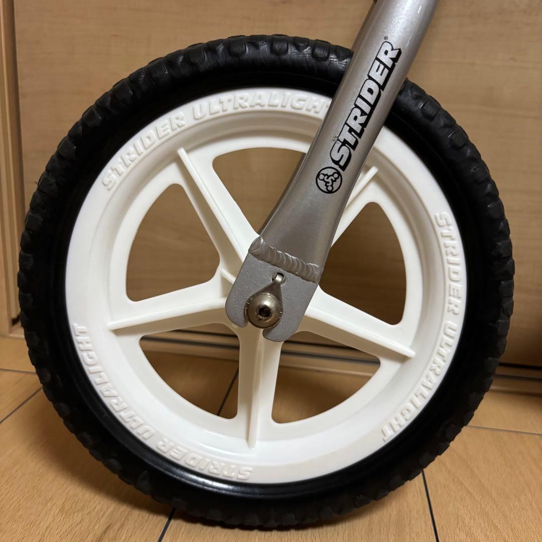 【良品】ストライダー プロ バランスバイク 12インチ シルバー キックバイク