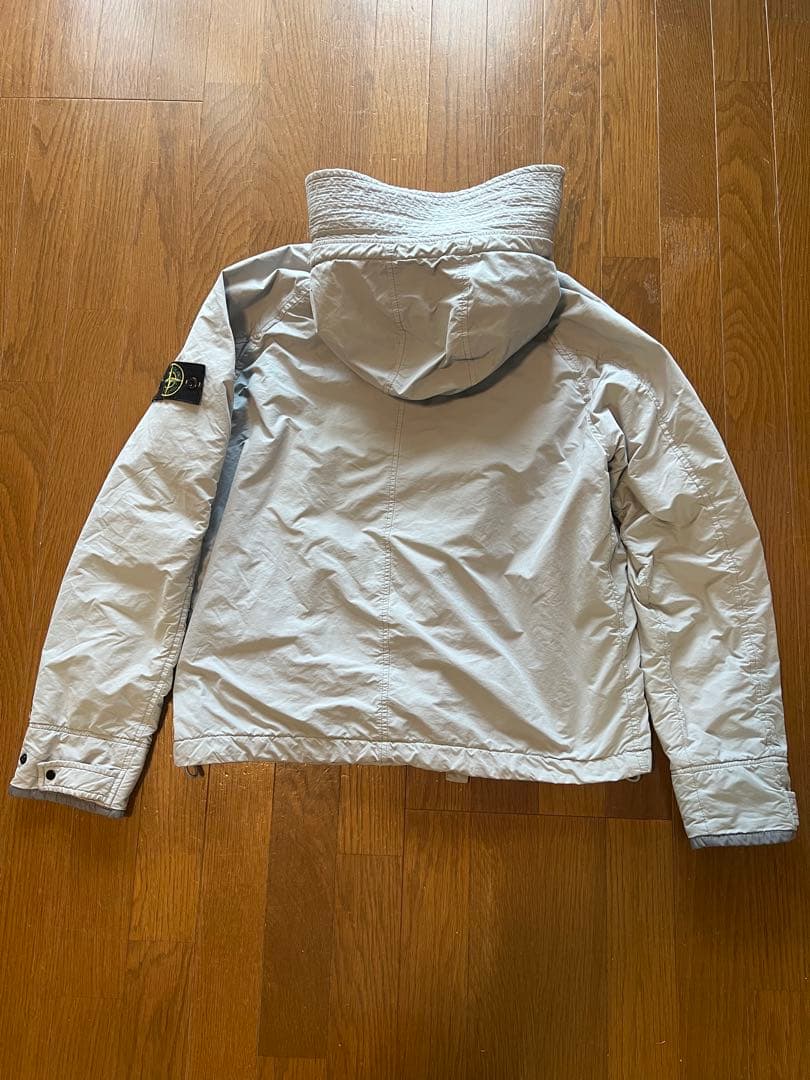 て*と様 Stone  フード付きジャケット