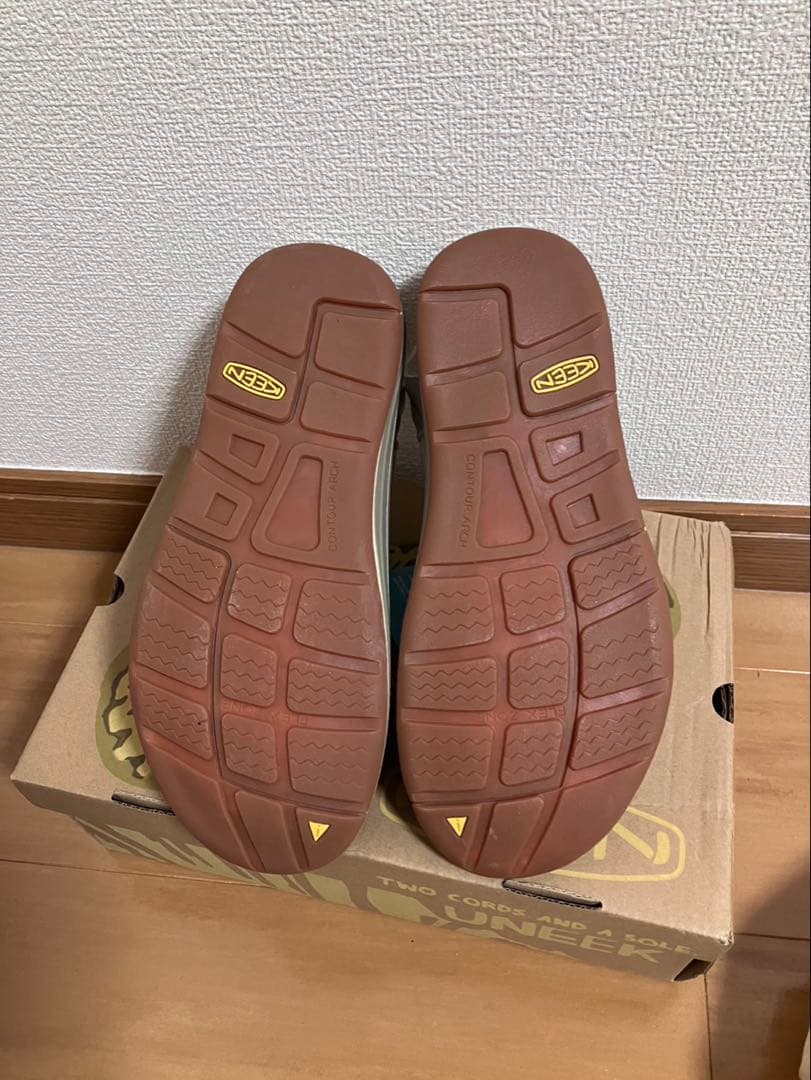 【未使用】KEEN Uneek ホワイト サンダル