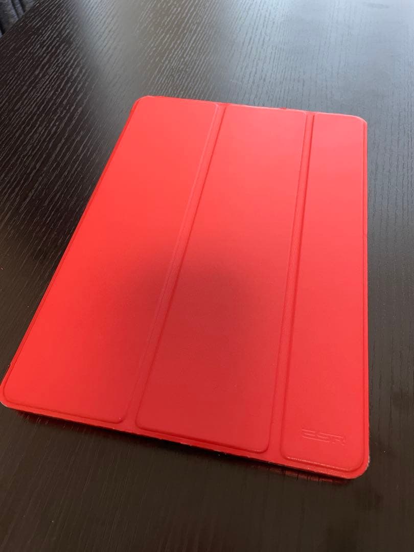 iPad 第6世代 本体 充電ケーブル・iPadケース付き