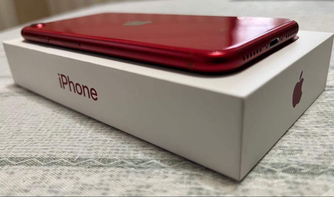 美品iPhone SE 第2世代　64GB PRODUCT (RED)