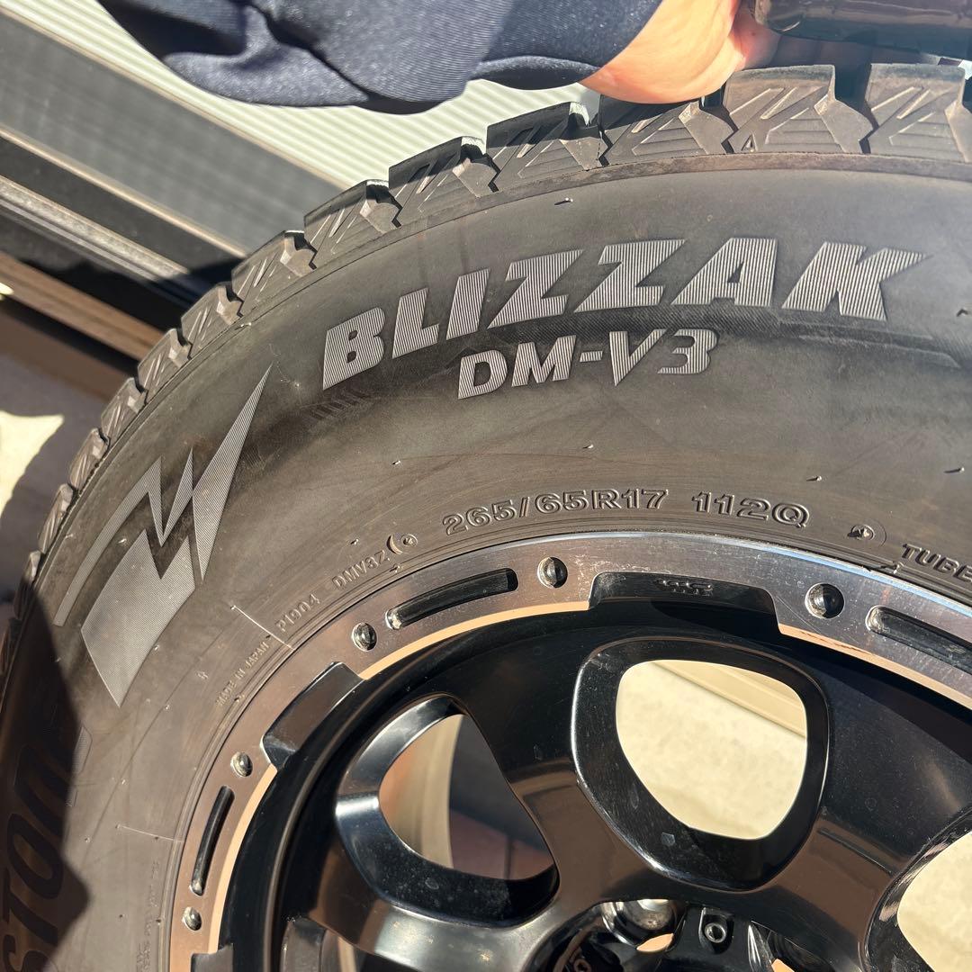 しろ　 プラド150 17インチ スタッドレスタイヤセット