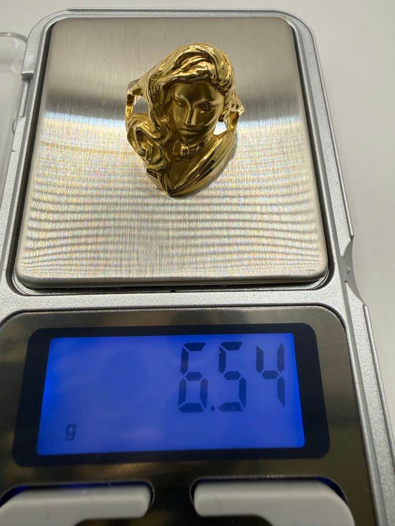 美品　18金　女性モチーフ　リング　11号 超音波洗浄器洗浄済み