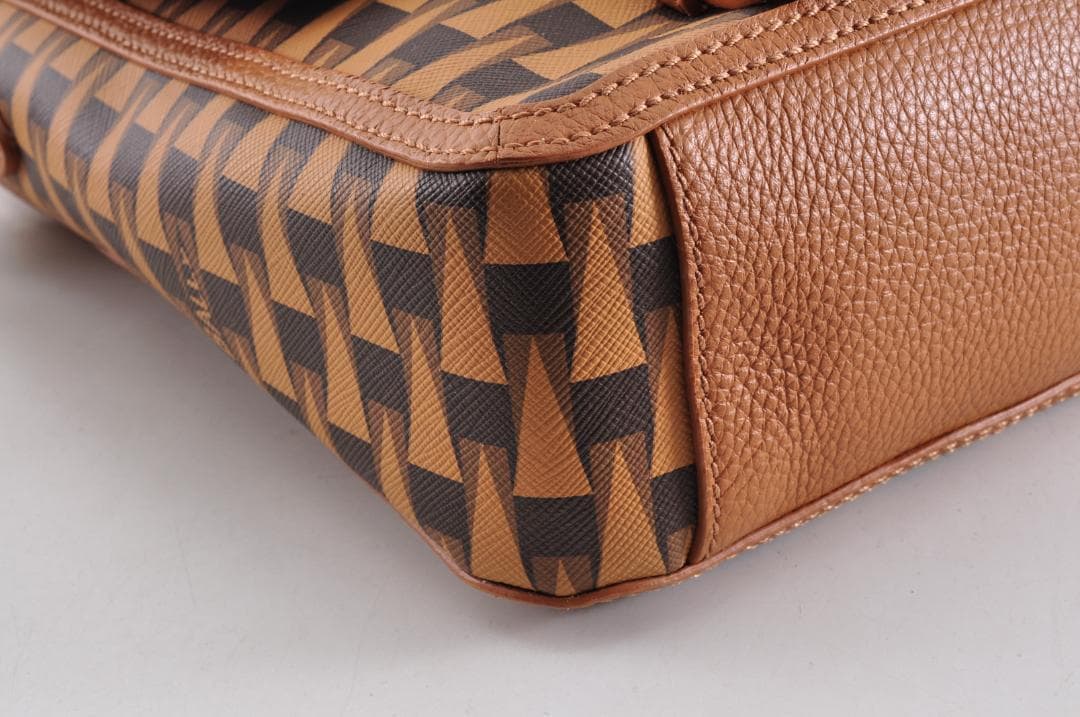 未使用品 BALLY バリー Gamesロゴ メッセンジャーバッグ 保存袋付