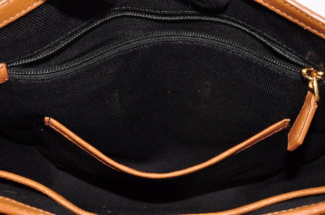 未使用品 BALLY バリー Gamesロゴ メッセンジャーバッグ 保存袋付