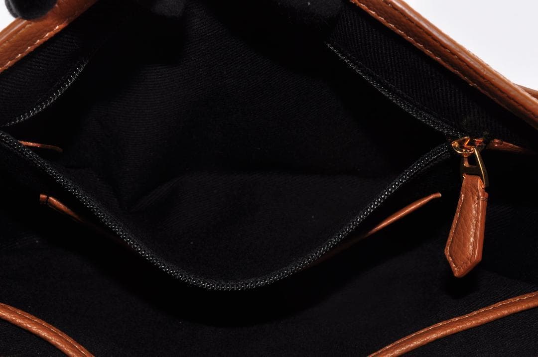 未使用品 BALLY バリー Gamesロゴ メッセンジャーバッグ 保存袋付