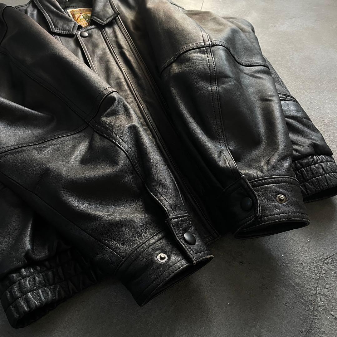 type A-2“Classic“黒“羊革 “短丈“bomber jacket