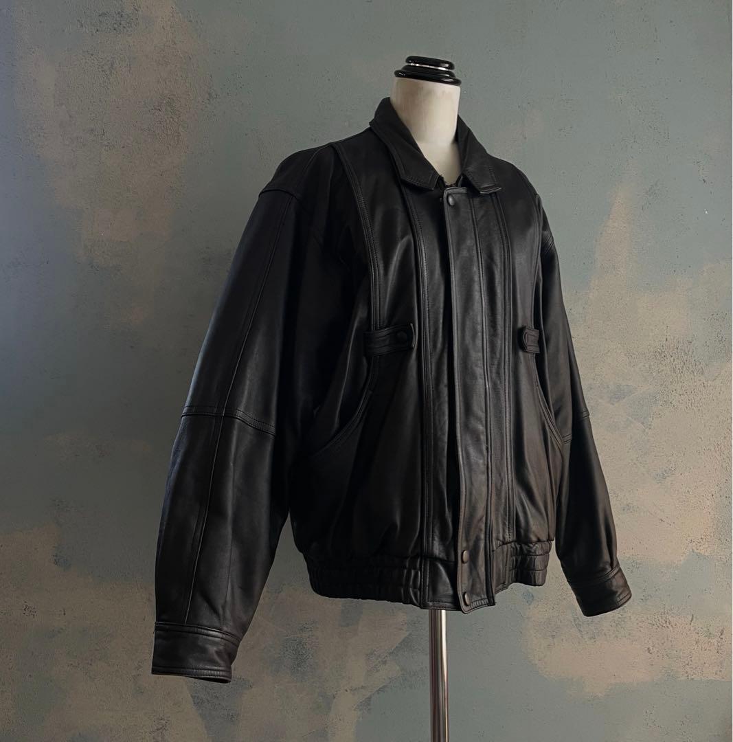 type A-2“Classic“黒“羊革 “短丈“bomber jacket