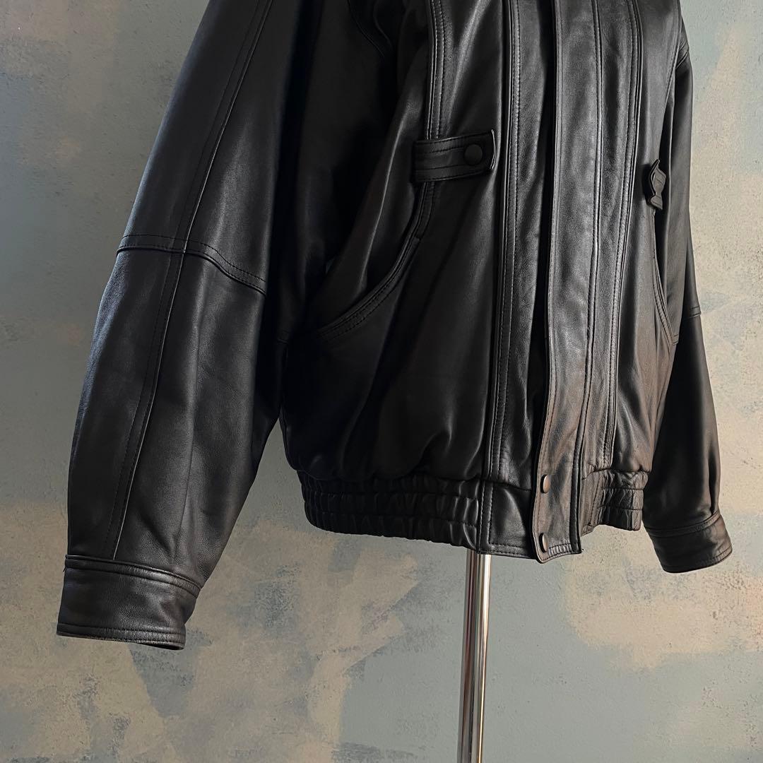 type A-2“Classic“黒“羊革 “短丈“bomber jacket