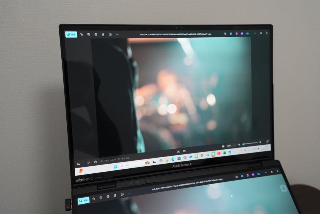 【美品】ASUS Zenbook DUO UX8406MA