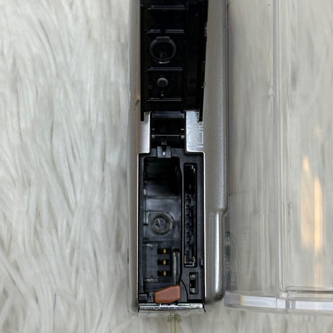 Canon カメラ　IXY 900IS PC1209 充電器　箱 コンデジ　可動