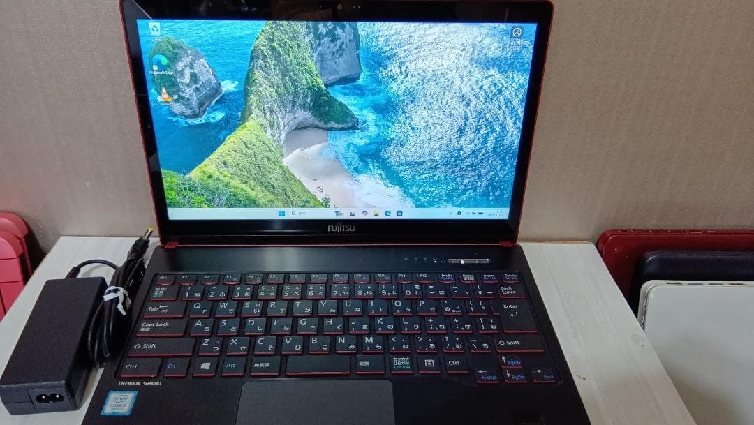 Fujitsu Lifebook SH90/B1 7世代i5