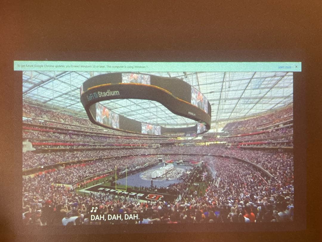 エプソン EB-1770W 超ポータブルプロジェクター。