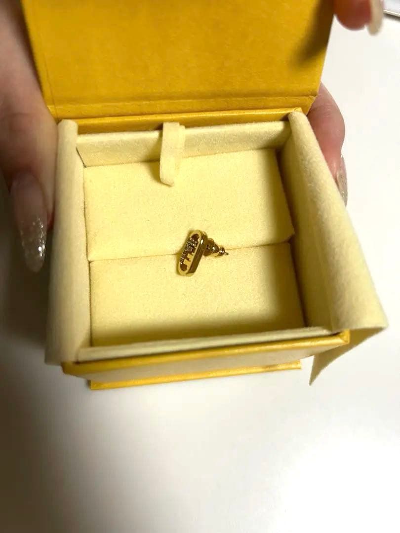 あ*お様 FENDI ピアス　片方