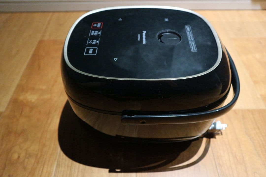 2025年製　Panasonic IHジャー炊飯器 SR-KT060-K
