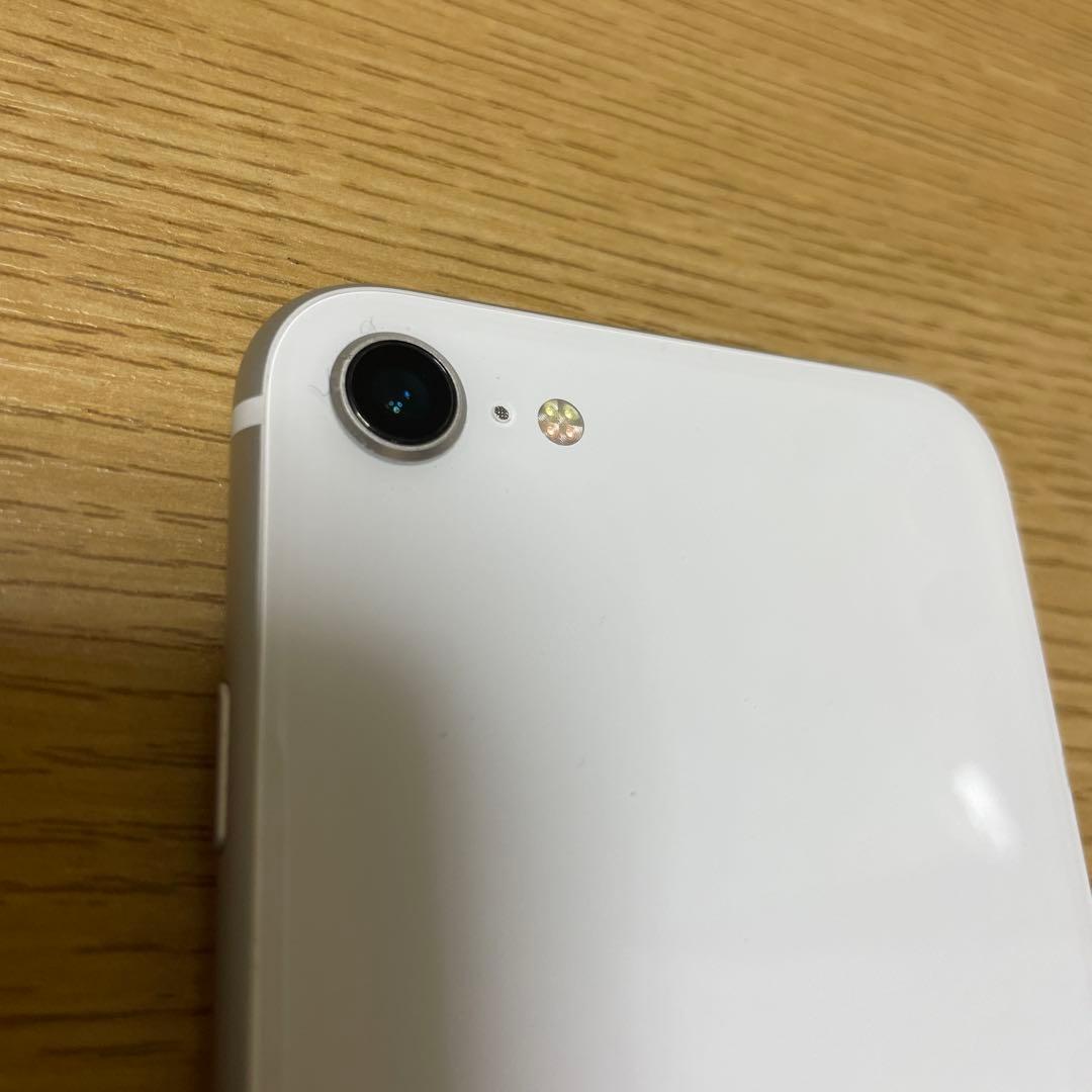 美品 iPhone SE MHGQ3J 64GB ホワイト