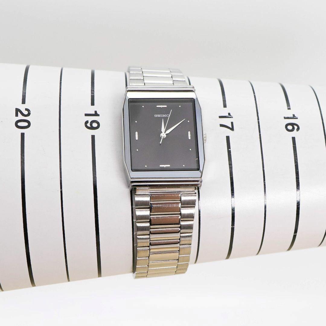 稼働 SEIKO 腕時計 黒文字盤 スクエア 新品電池 シンプル1936