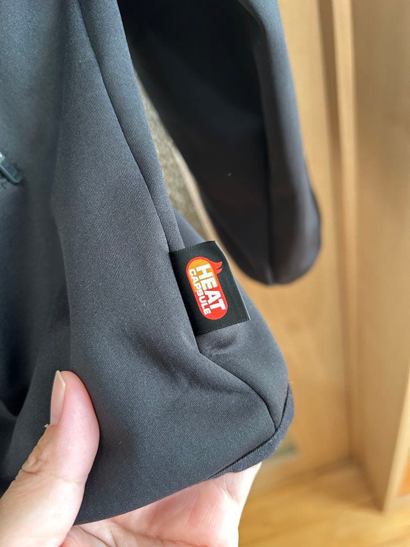 YONEX フード付きジャケット ブラックヒートカプセル　Oサイズ