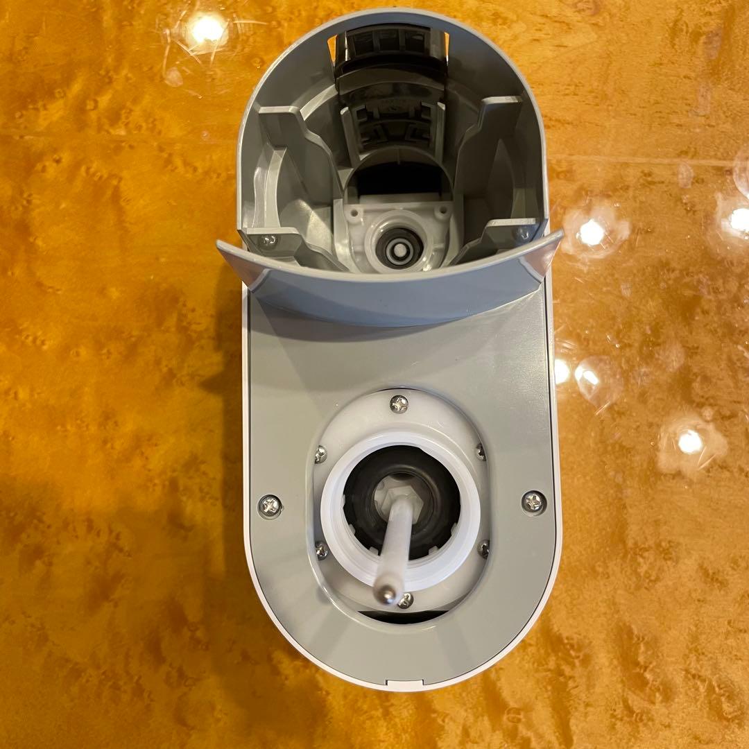 ソーダストリーム　ジェネシス(ホワイト) 満タンガスシリンダー2本、ボトル2本付