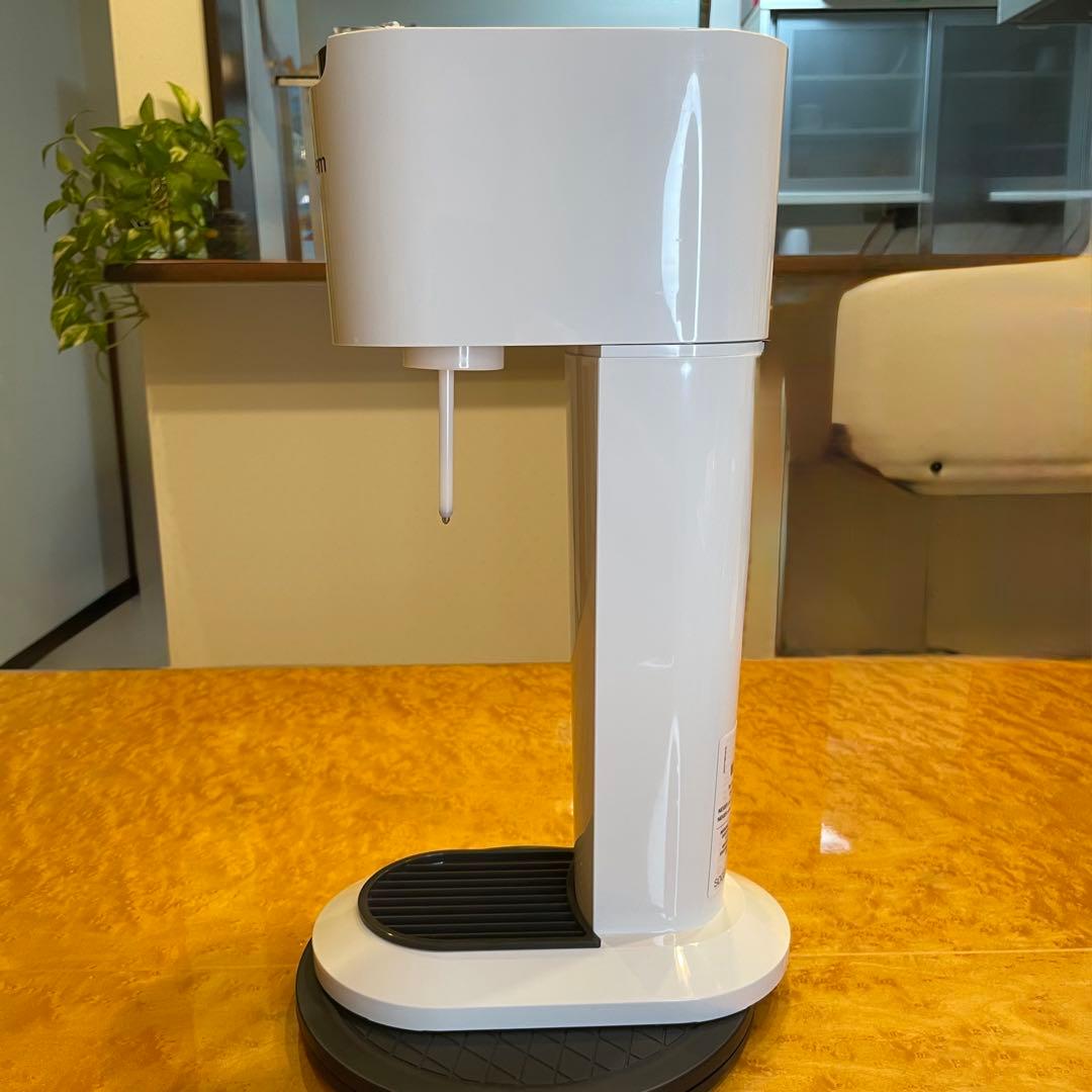 ソーダストリーム　ジェネシス(ホワイト) 満タンガスシリンダー2本、ボトル2本付