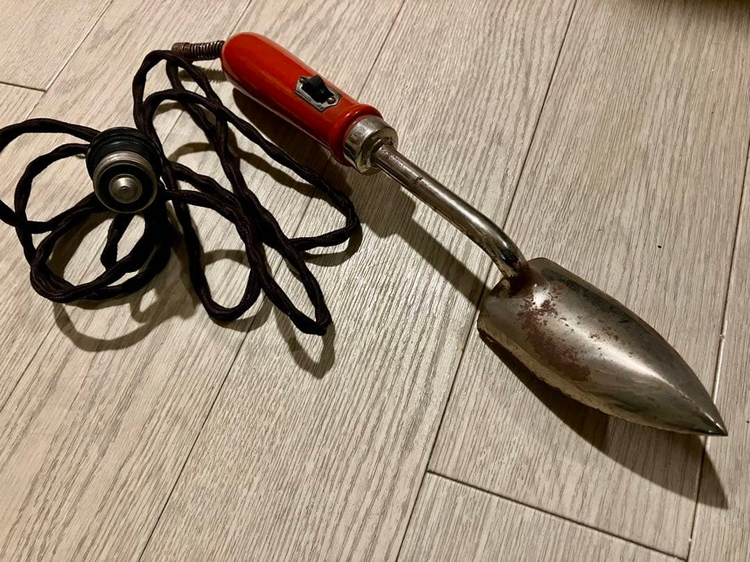 珍品　昭和レトロアイロンコテ　古型電球コンセント