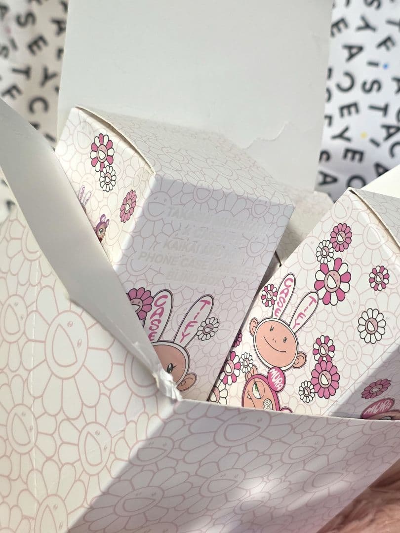 村上隆 x CASETiFY KAIKAI KIKI フィギア モノクロ未開封