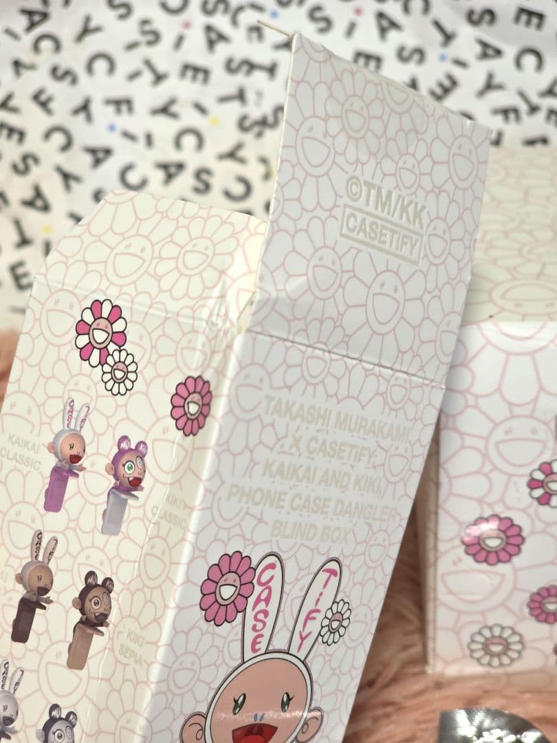 村上隆 x CASETiFY KAIKAI KIKI フィギア モノクロ未開封