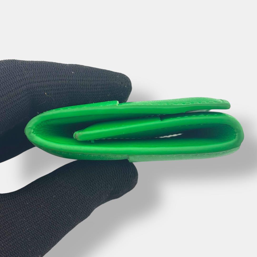 美品 現行 ボッテガヴェネタ カセット ケース グリーン レザー RFID