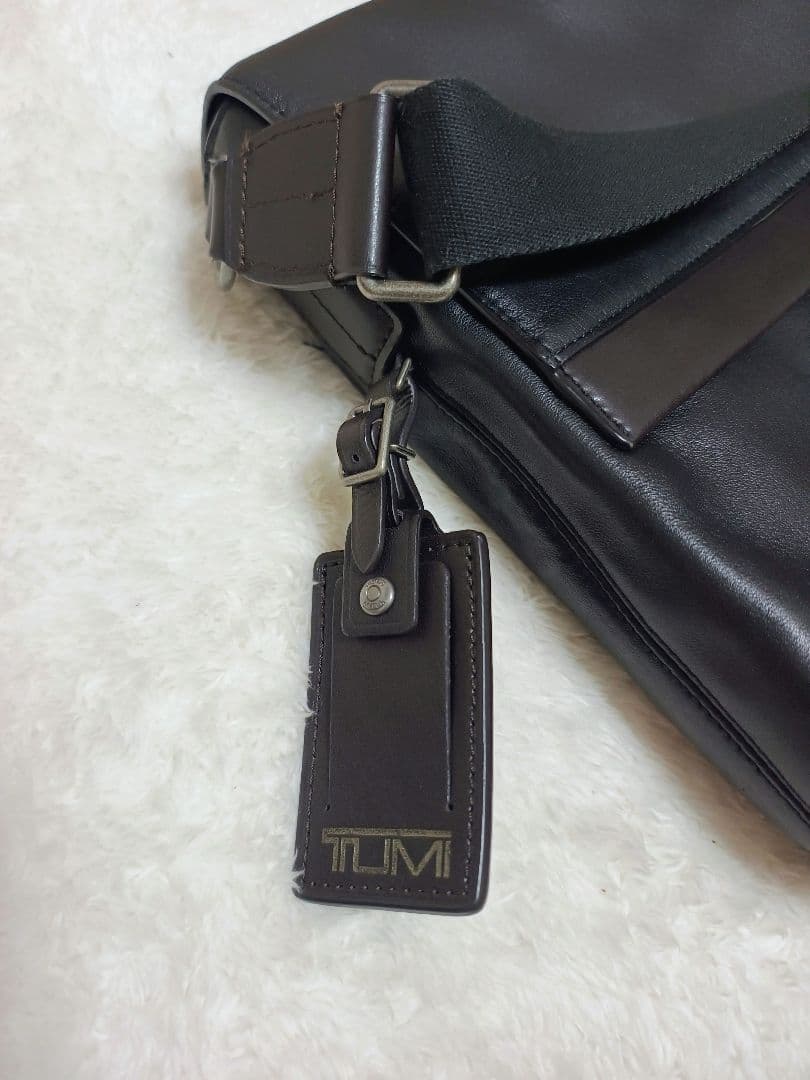 (美品)TUMI ALPHA 2 ショルダーバッグ、ポーチ ブラック 黒