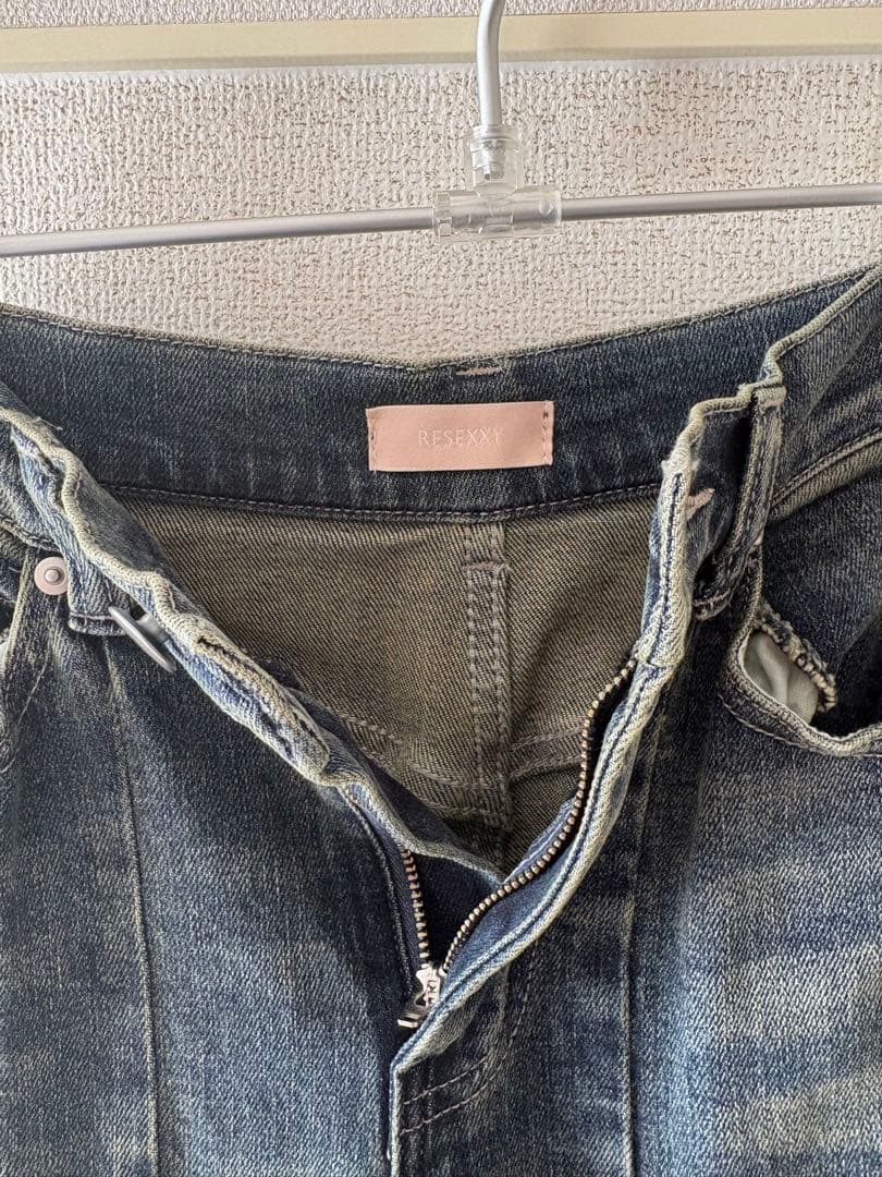 1月末まで値下げRESEXXYカットアウトリボンデニムパンツ