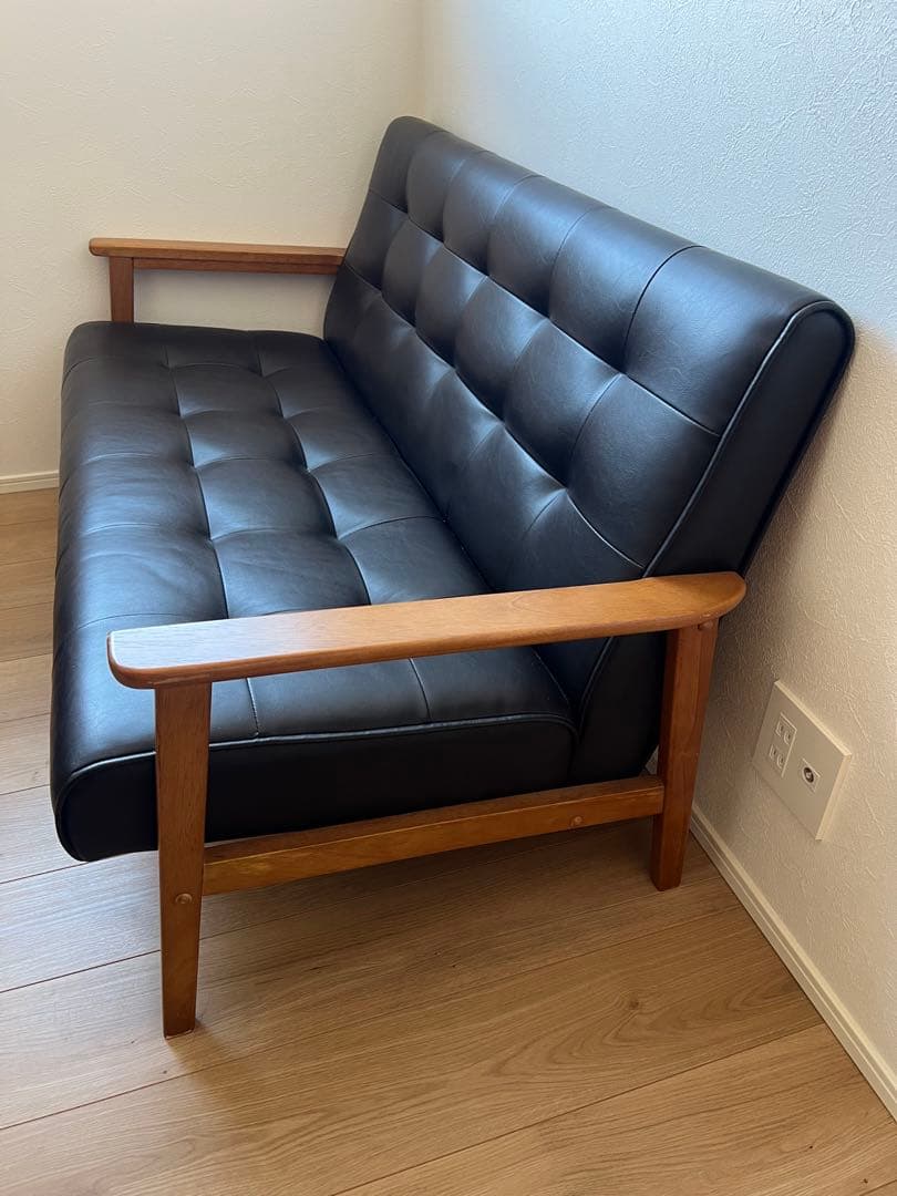 モダンデザイン 黒ソファ