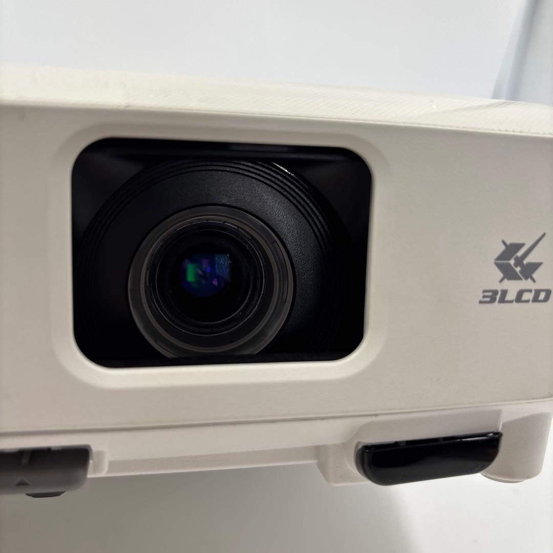 EPSON プロジェクター　EB-E01