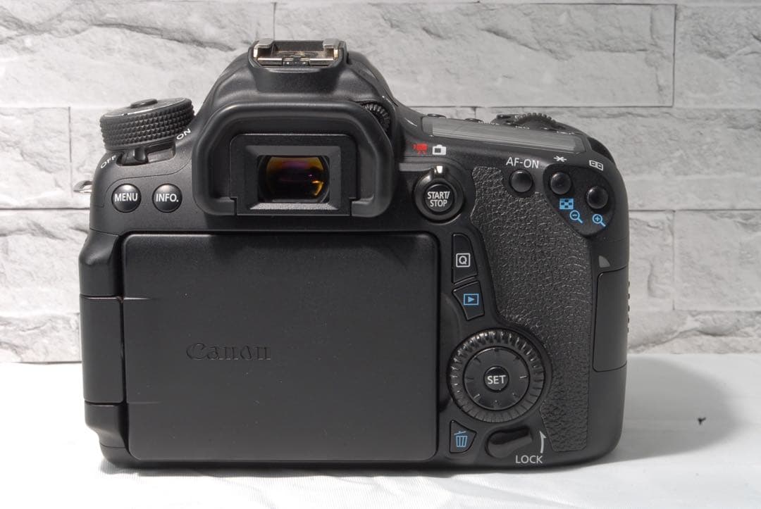 Canon EOS 70D ボディ 【美品】 動作良好 キャノン