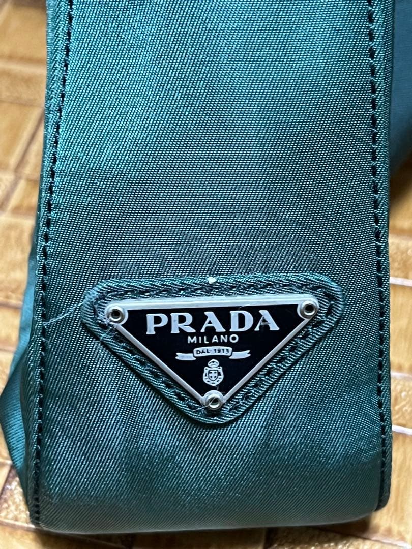 イタリア製　プラダ　テスート　ナイロン肩掛けバッグ　/緑　三角ロゴ　ハンドバッグ