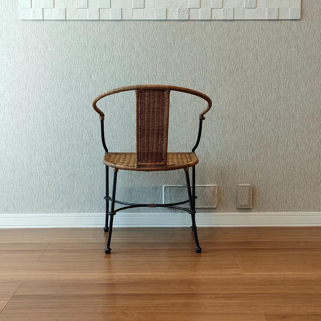 ヴィンテージ　ラタンチェア①　アイアンフレーム　アームチェア