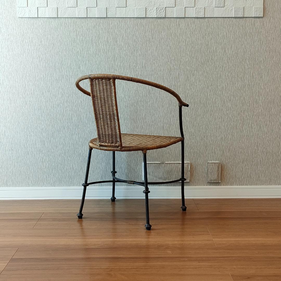 ヴィンテージ　ラタンチェア①　アイアンフレーム　アームチェア