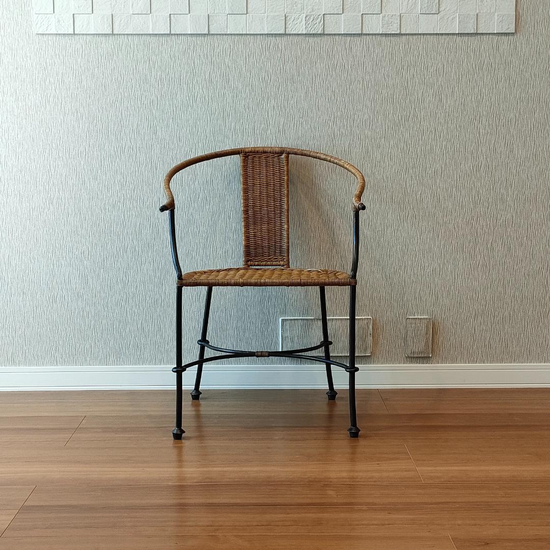 ヴィンテージ　ラタンチェア①　アイアンフレーム　アームチェア