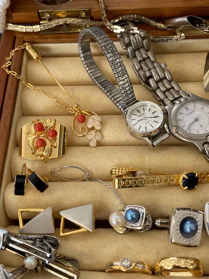 遺品整理 ネックレス 指輪 金杯 パール　ブローチ　腕時計　SEIKO