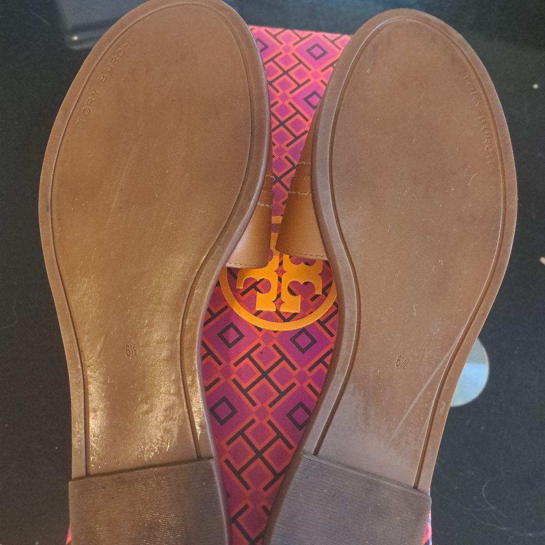 Tory Burch ブラウン フラットサンダル