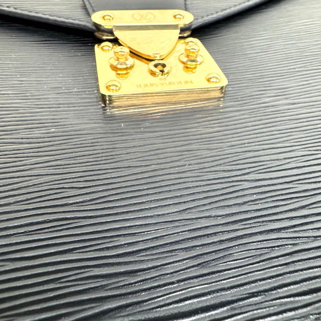 ルイヴィトン　LOUIS VUITTON ビジネスバッグ　エピ　コンセイエ