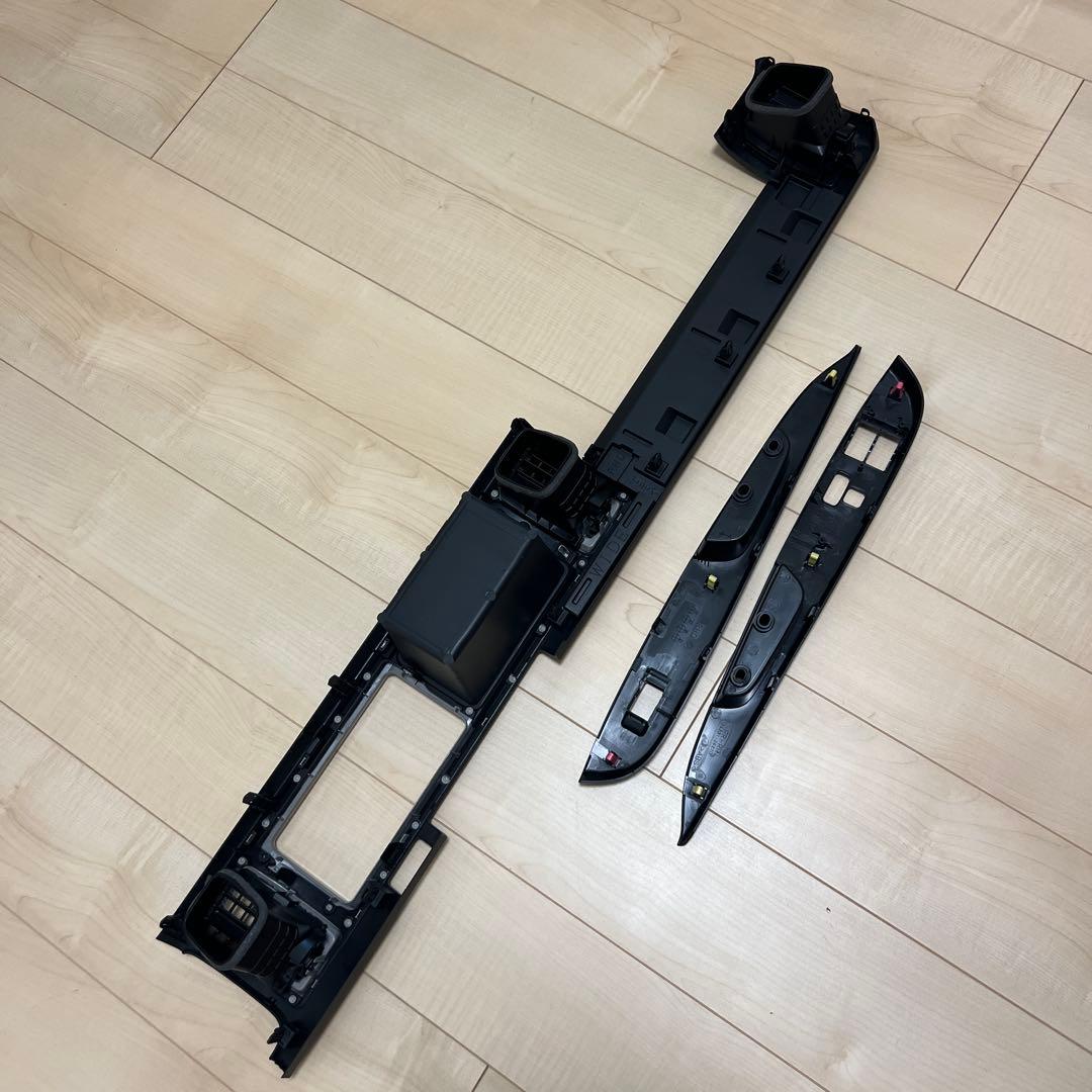 ハイエース200系　ワイド　７型　センターパネル　オーディオーパネル　新車外し