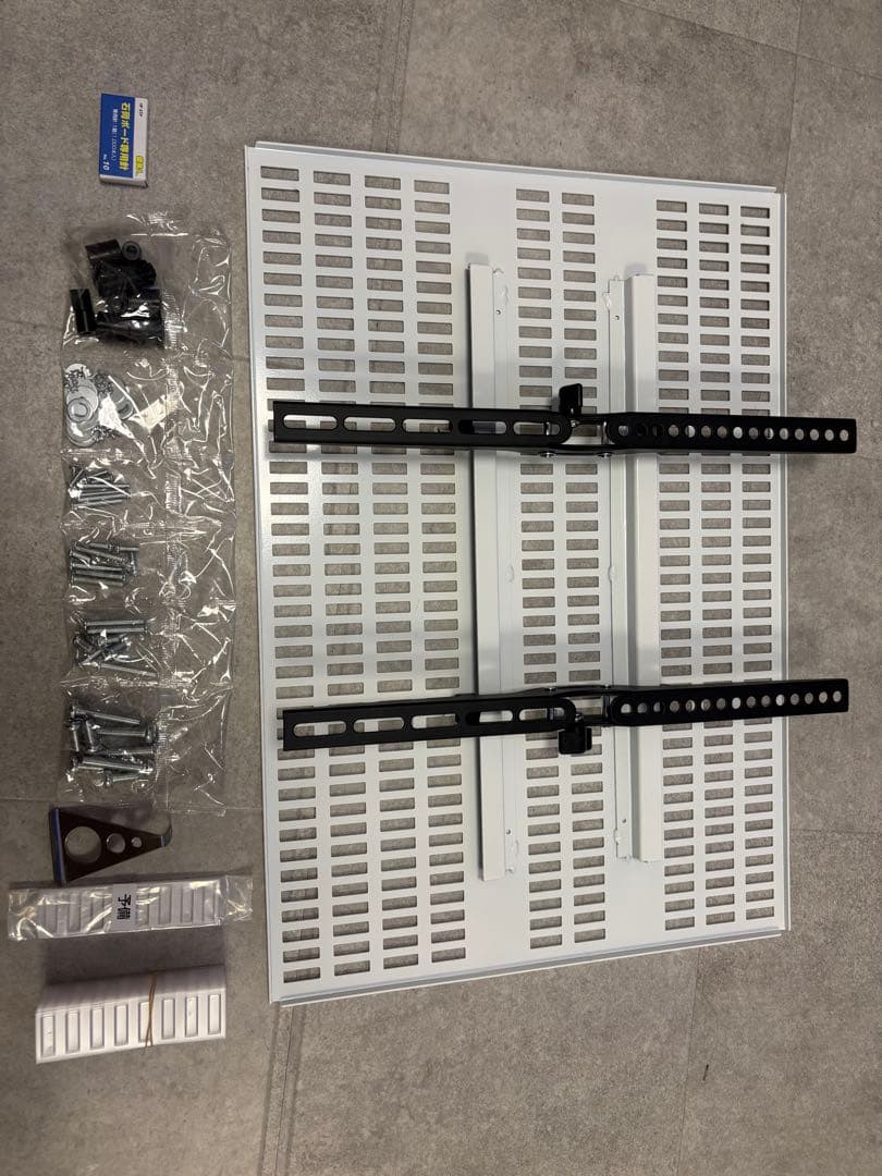 壁美人　テレビ壁掛け金具 37-65インチ 石膏ボード専用