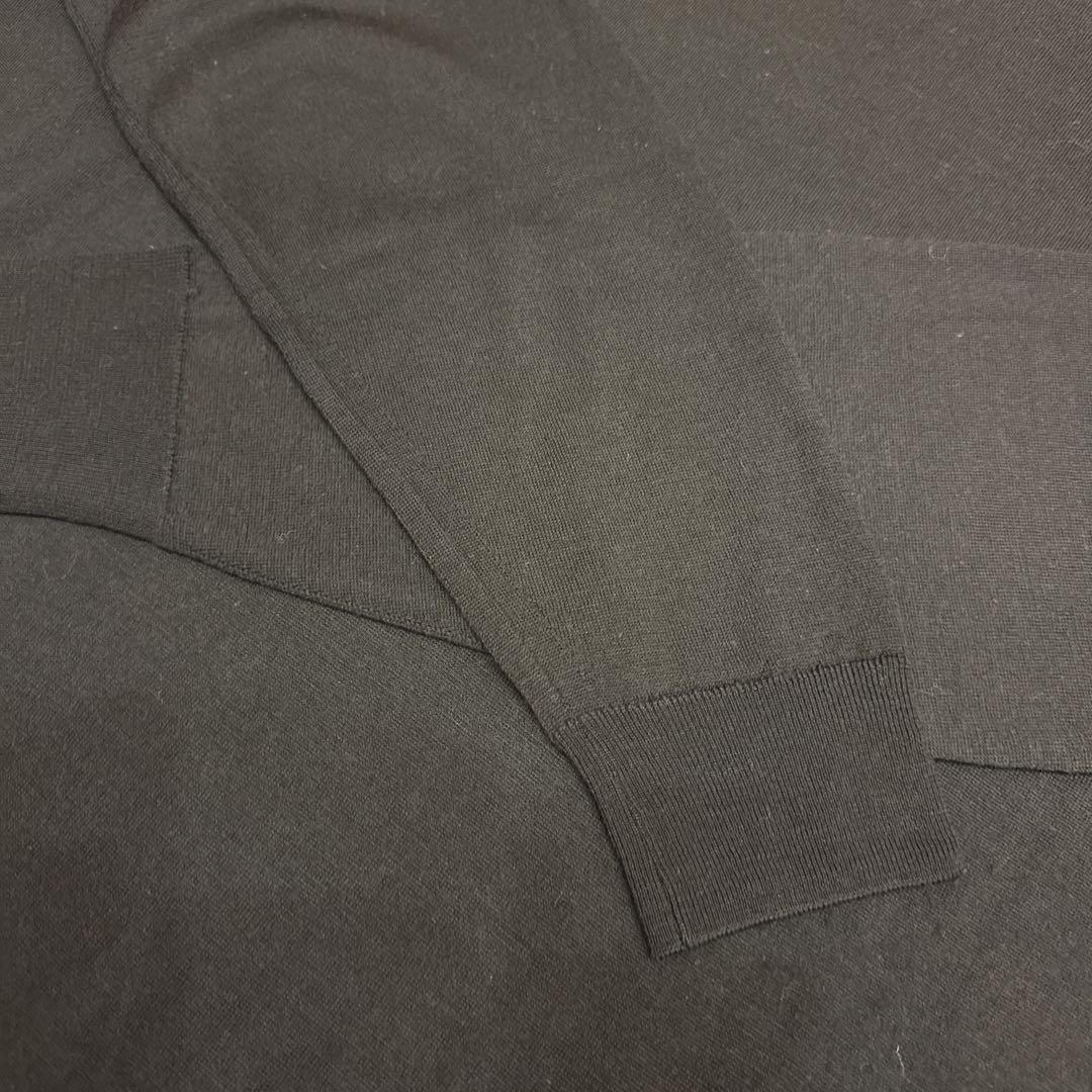 黒 タートルネック セーター