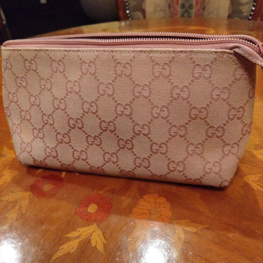 Gucci GGパターン ピンクポーチ